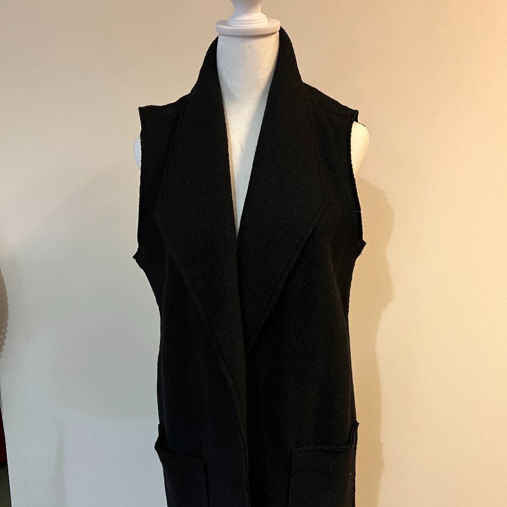Tahari, long sweater vest - MEDIUM